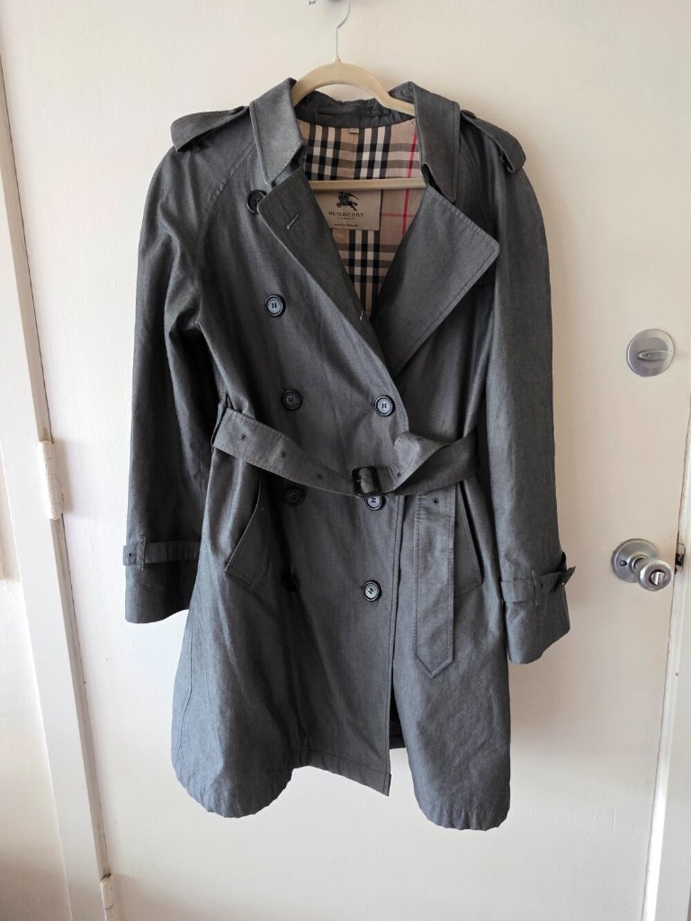 Burberry Gray Classic Trench Size 10 R, Excellent condition